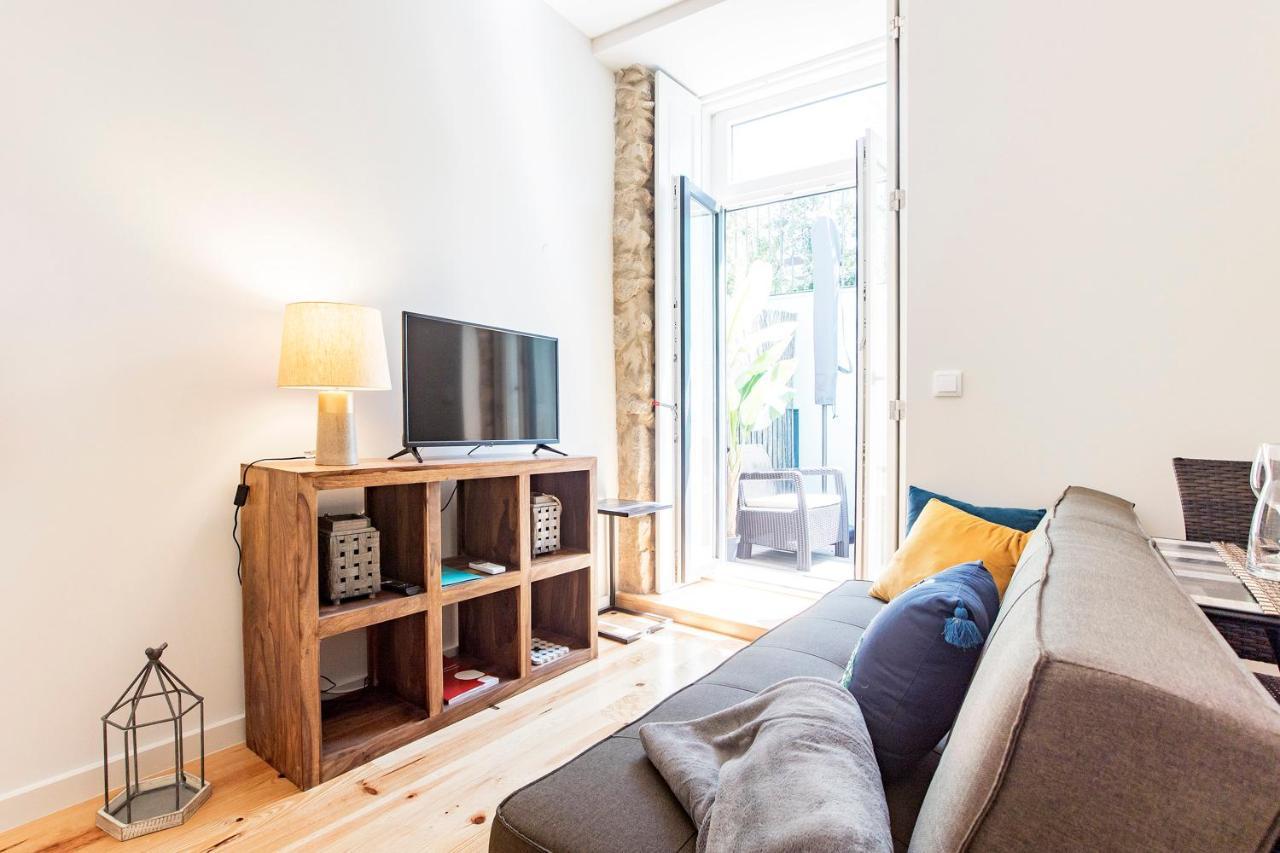 Central Studio W/ Pool, Ac & Patio By Lovelystay بورتو المظهر الخارجي الصورة