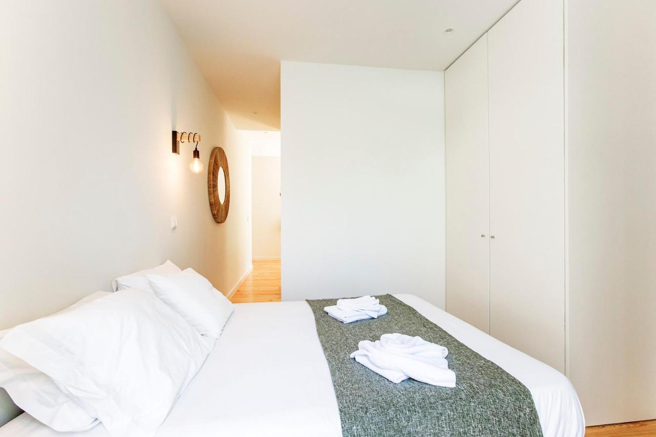 Central Studio W/ Pool, Ac & Patio By Lovelystay بورتو المظهر الخارجي الصورة