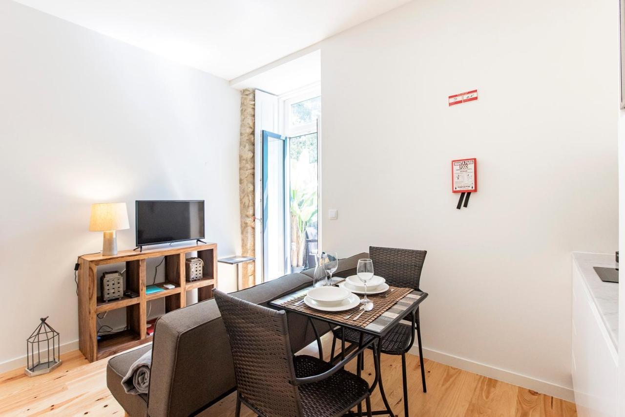 Central Studio W/ Pool, Ac & Patio By Lovelystay بورتو المظهر الخارجي الصورة