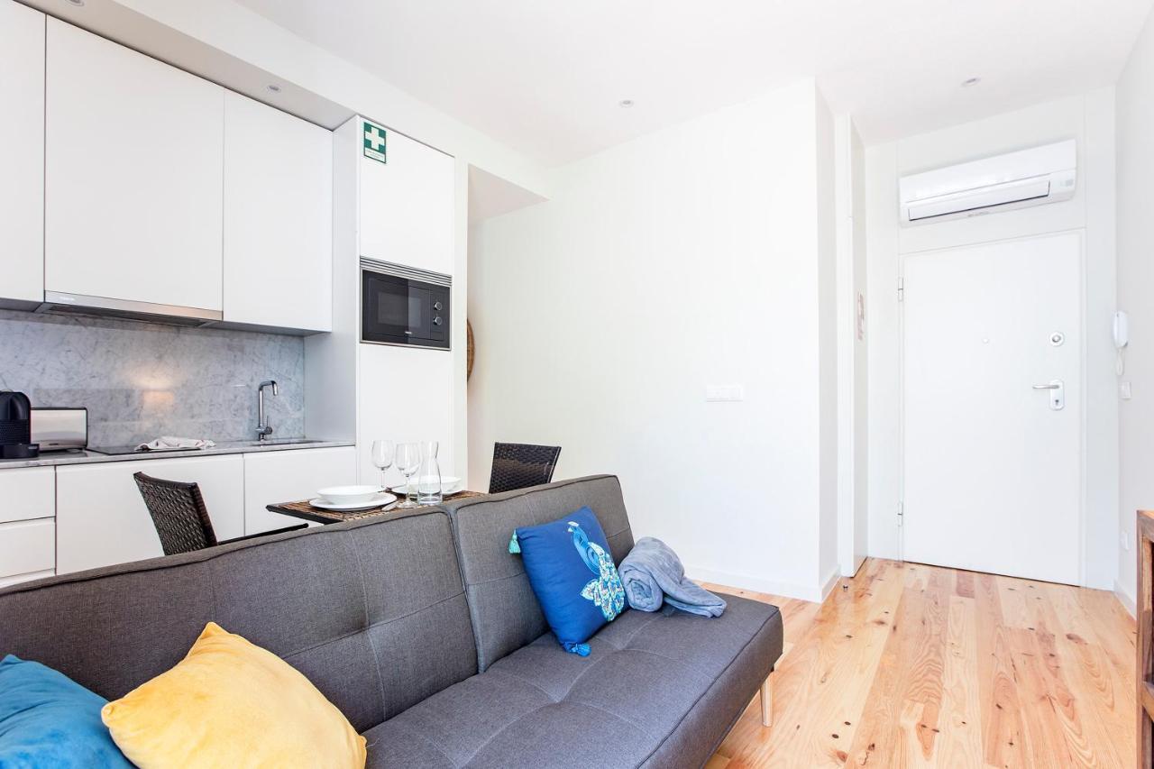 Central Studio W/ Pool, Ac & Patio By Lovelystay بورتو المظهر الخارجي الصورة